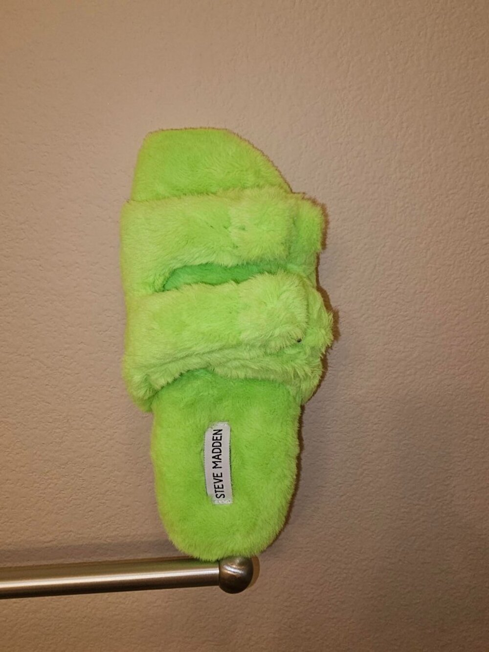 NWT Steve Madden Size 9 Lime Green Slippers